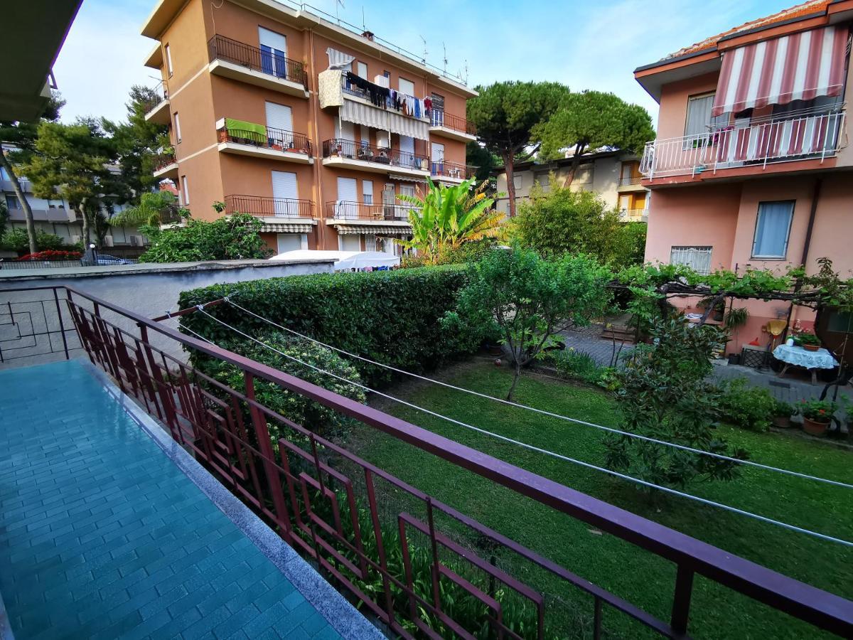 Casa Serena Bordighera Buitenkant foto